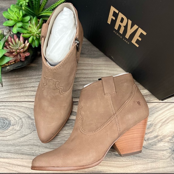 NIB Frye Rory Bootie Western Pointed Toe Lesther Ankle Boots Dusty Rose - Picture 2 of 15